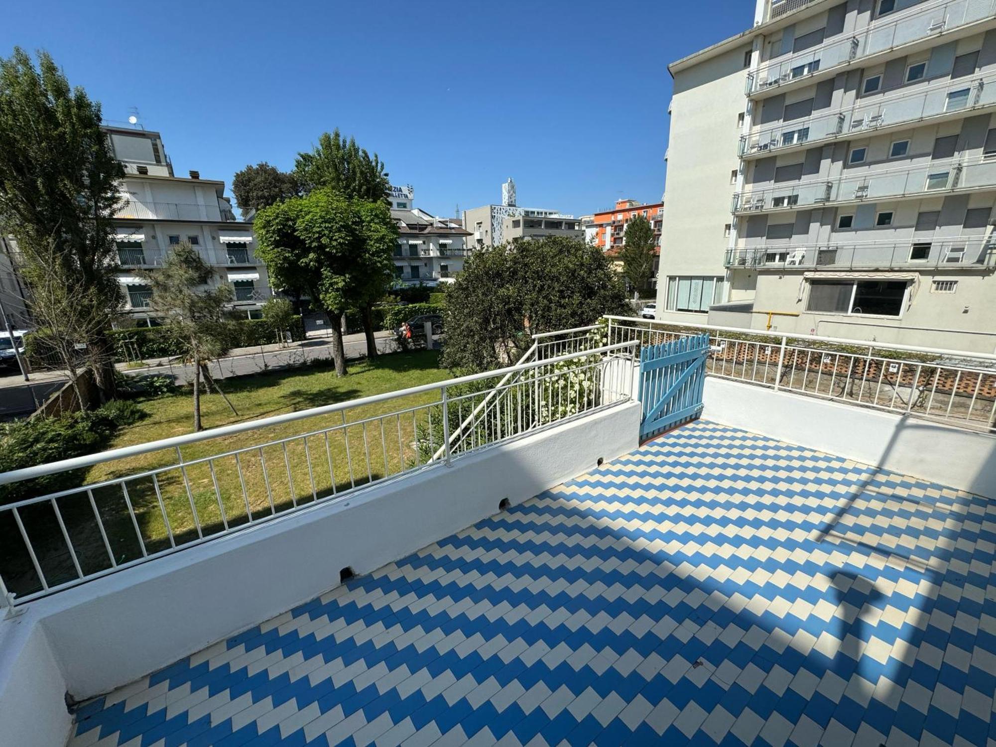 App4Rent Villa Zanetti - Appartamenti Con Spiaggia Privata Frontemare Lido di Jesolo Kültér fotó